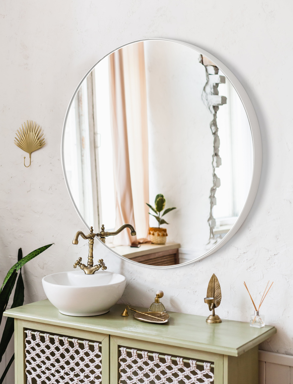 SUN Metal Round Wall Mirror
